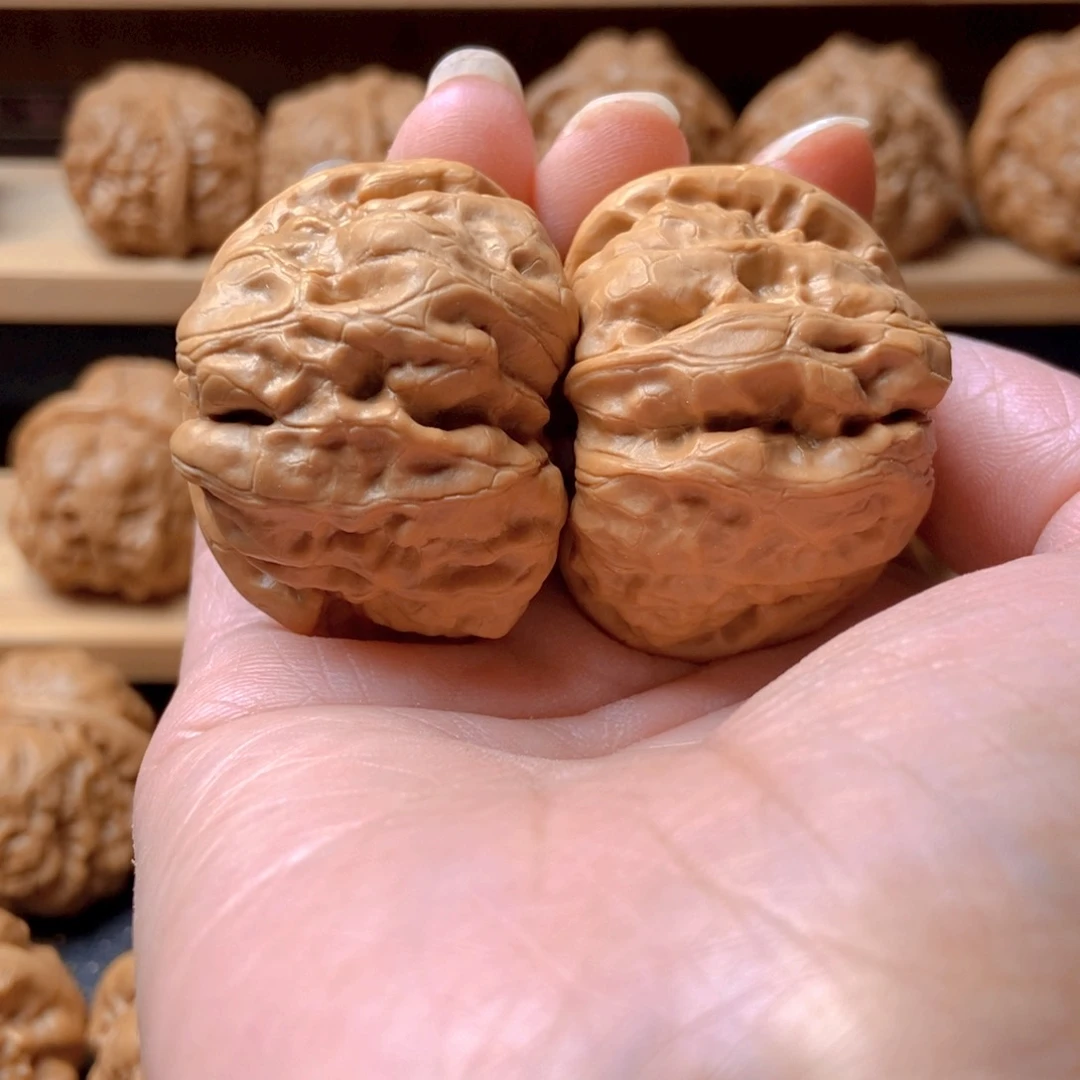 文玩核桃吊坠多**生蛤蟆头