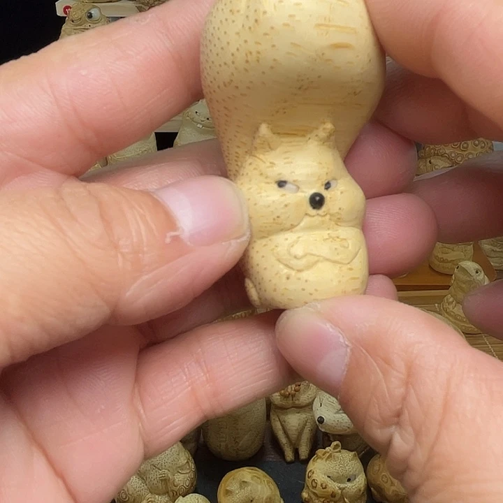 竹竹根雕松鼠手把件