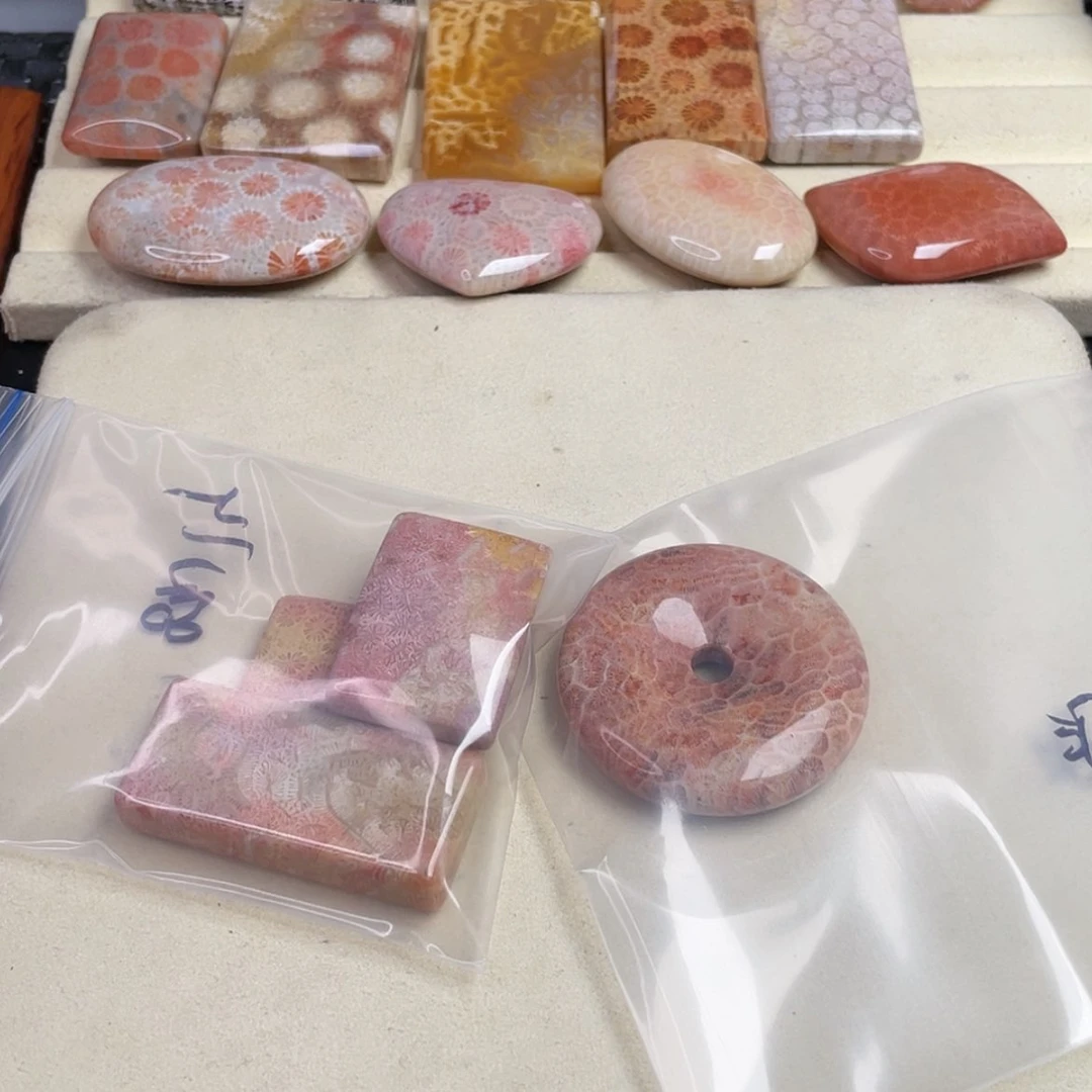 【闪购商品】未镶嵌吊坠(赠链)硅化玉学