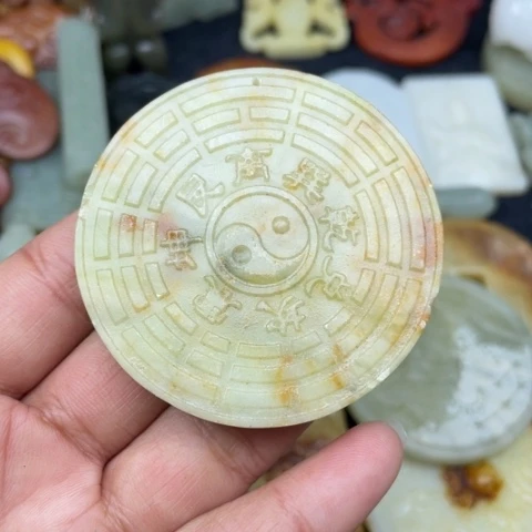 蛇纹石玉颈饰未镶嵌82