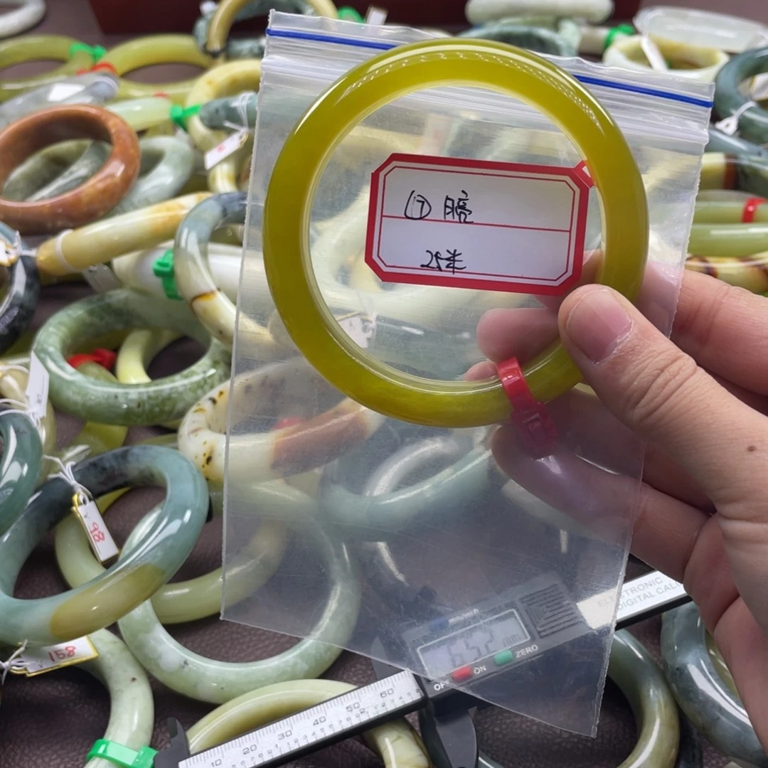 月***我蛇纹石玉未镶嵌手镯