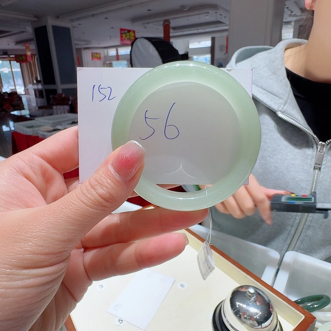 ღ***࿐石英质玉未镶嵌手镯152