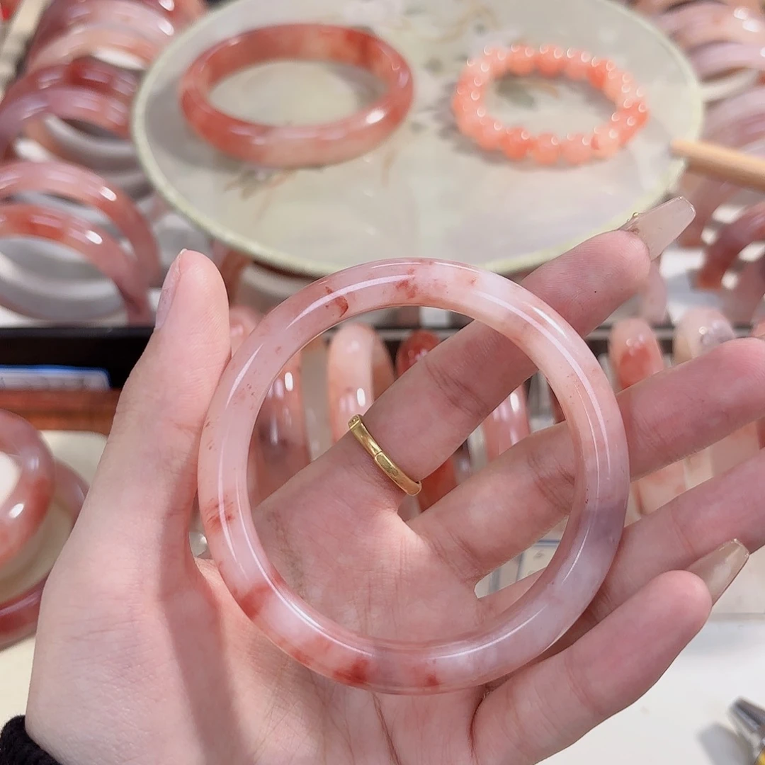 石英质玉手镯未镶嵌她*燕