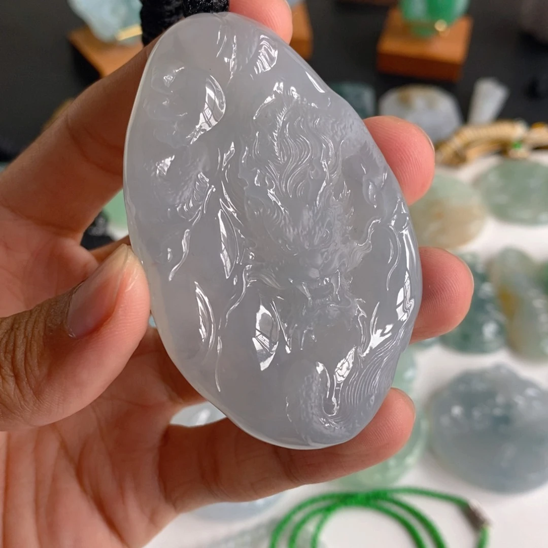 翡翠未镶嵌颈饰小*灰龙牌