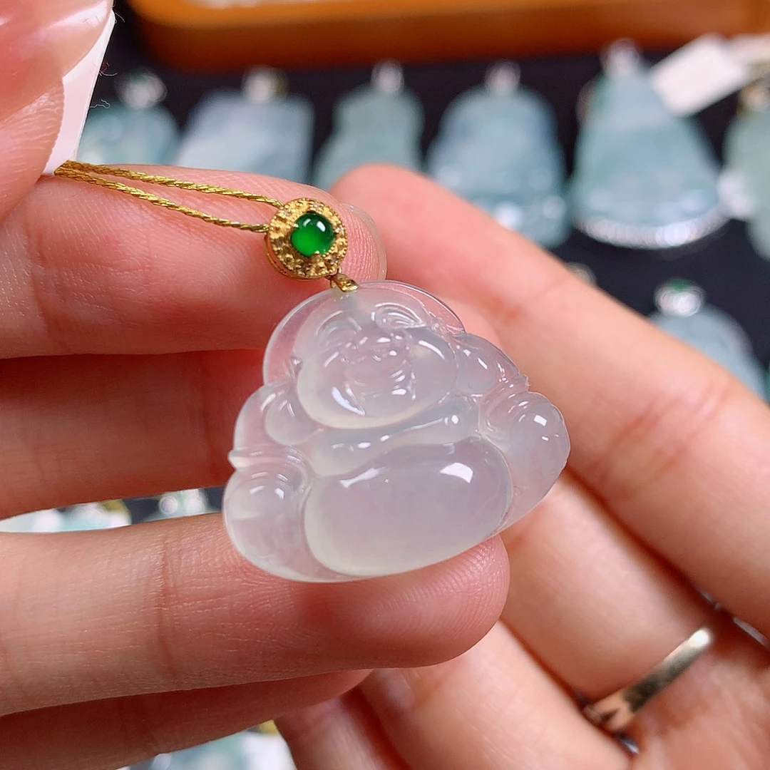 颈饰18K金镶嵌翡翠