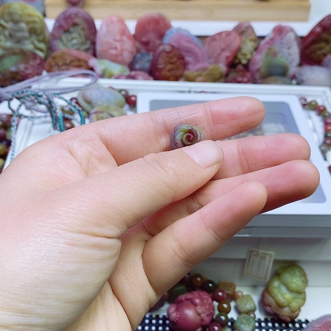 玛瑙/玉髓盐源玛瑙配件未镶嵌L****L