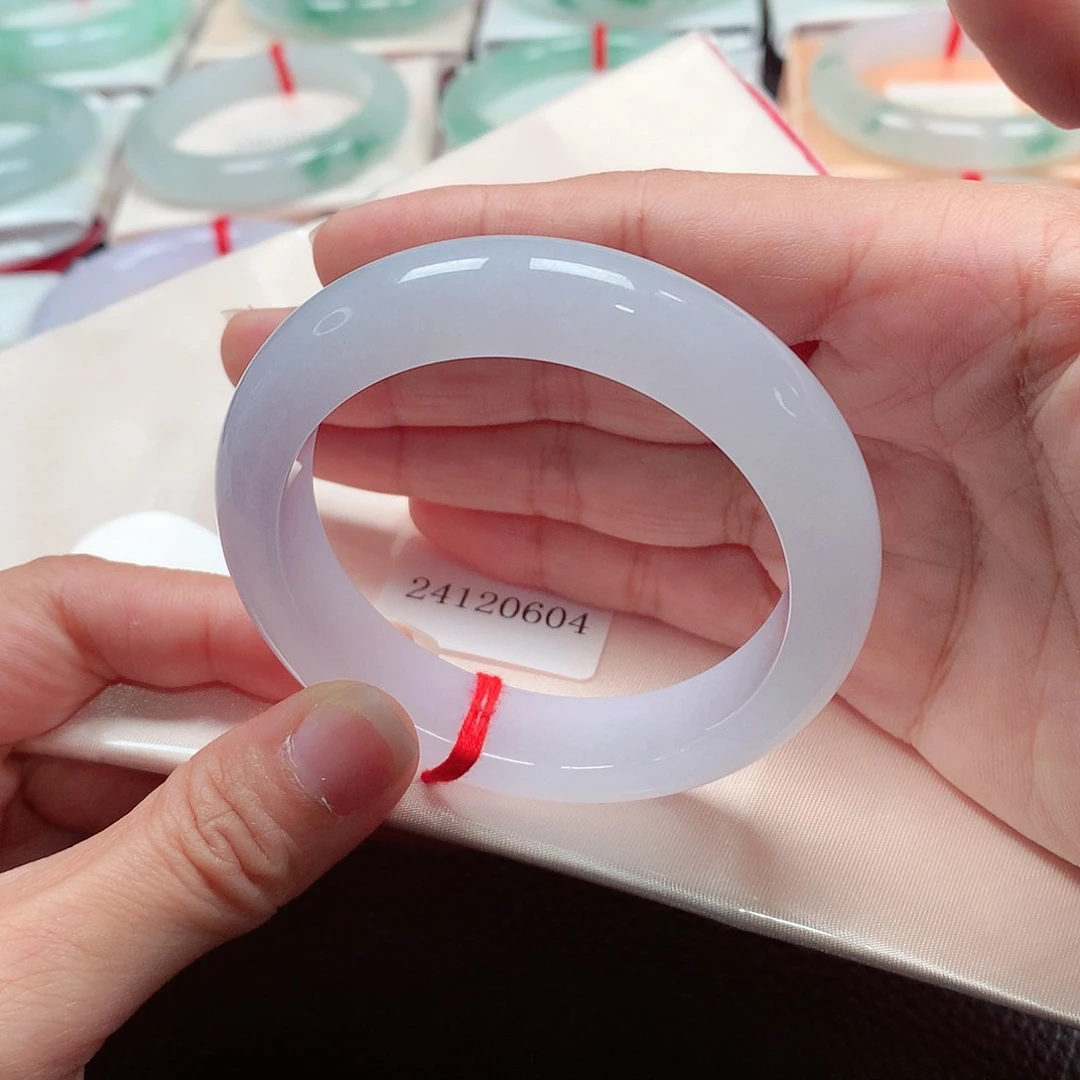 翡翠手镯未镶嵌天然A货翡翠手镯  