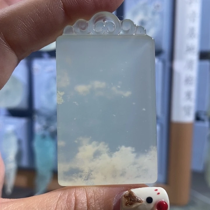 岫玉未镶嵌颈饰吊坠