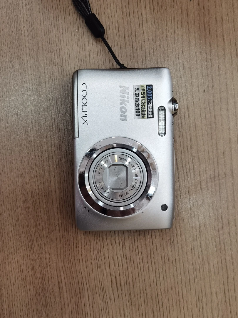 9新 Nikon/尼康 A100  二手商品no退换   中文