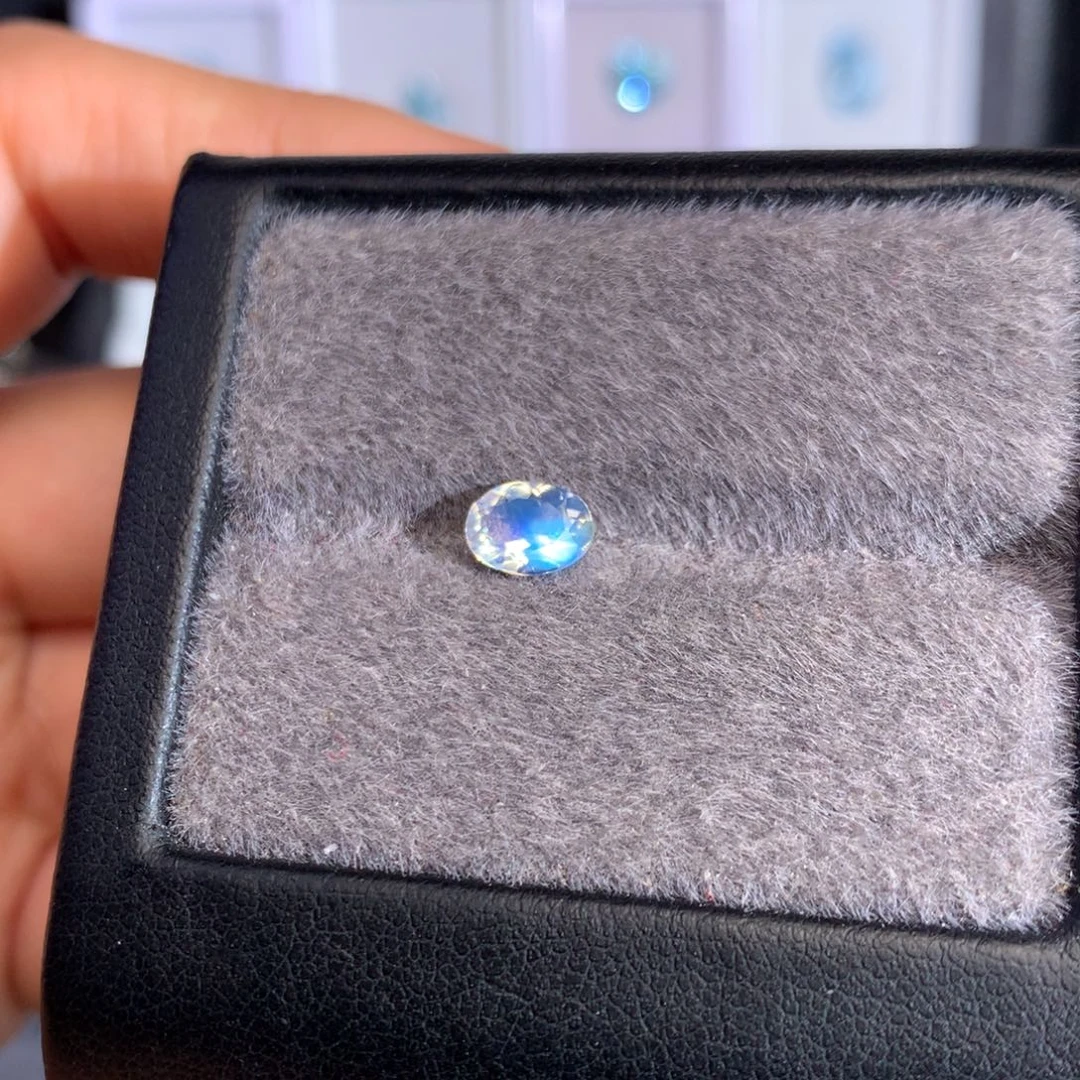 月光石裸石5×7 0.6克拉