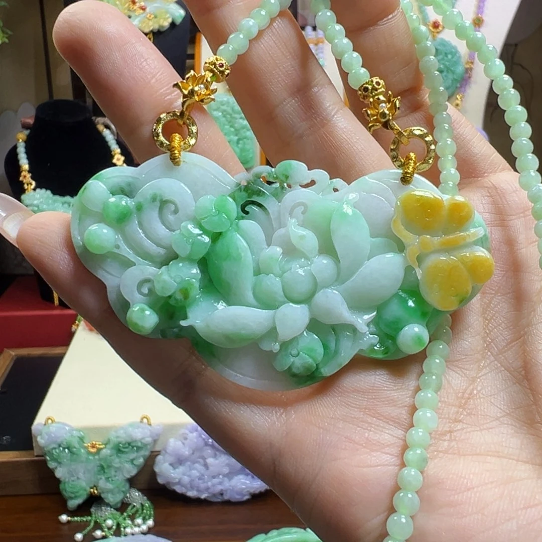 翡翠未镶嵌毛衣链如意锁