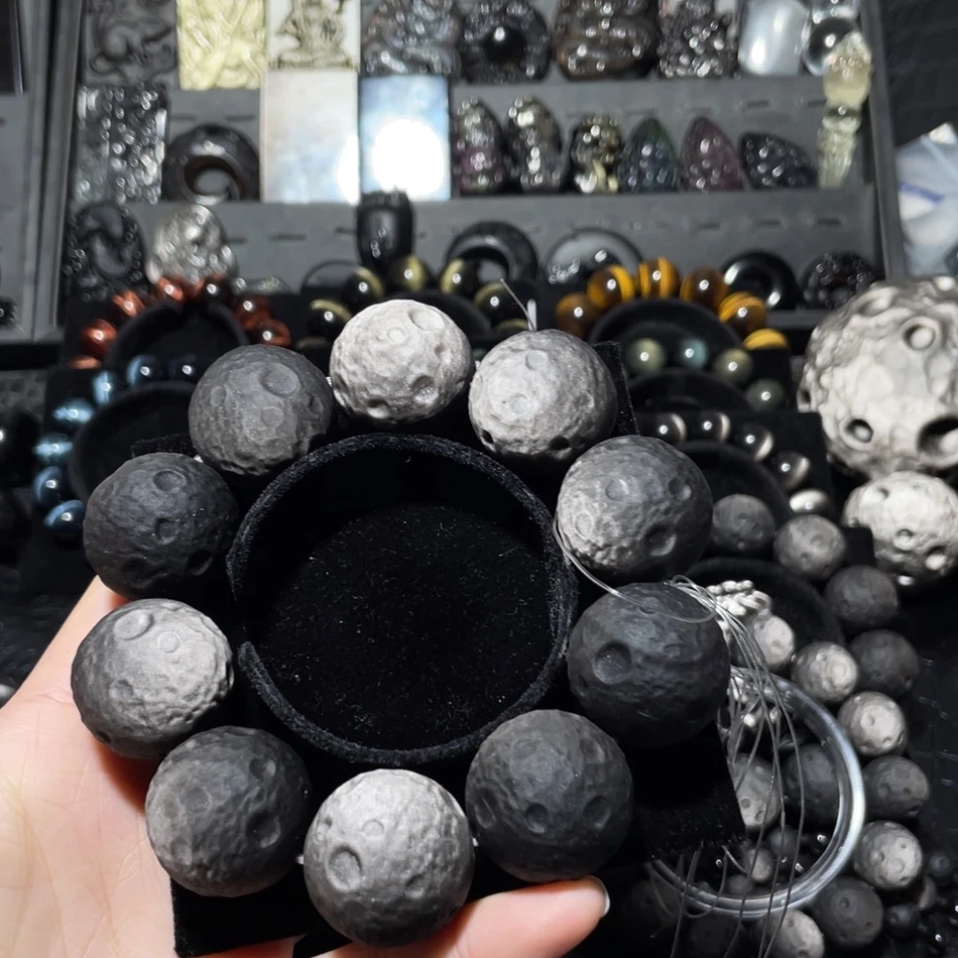 富***人黑曜岩未镶嵌珠宝奇石