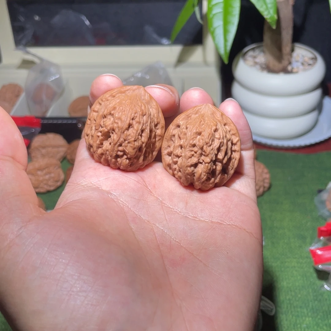 文玩核桃把件36赤龙鸡心