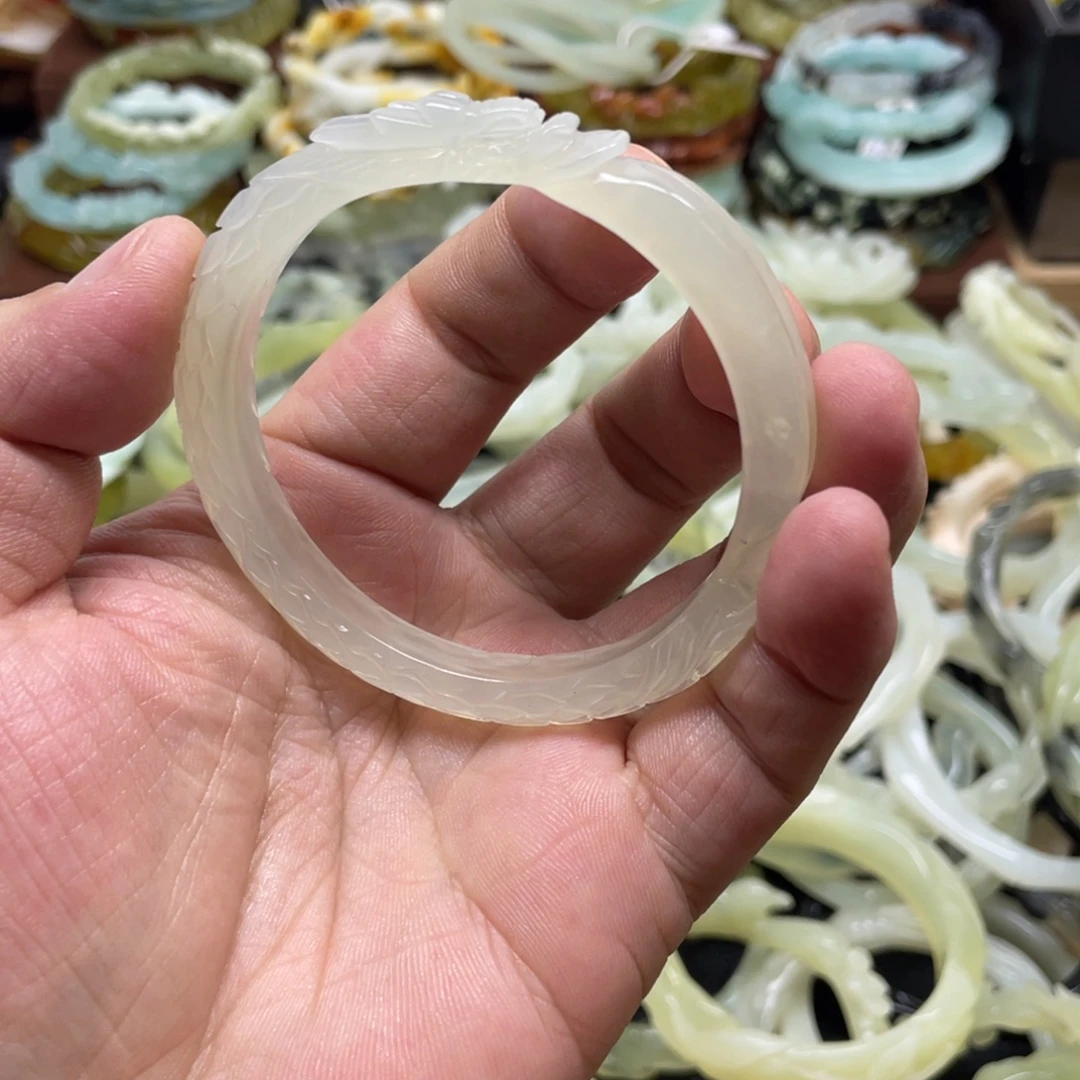 蛇纹石玉未镶嵌手镯