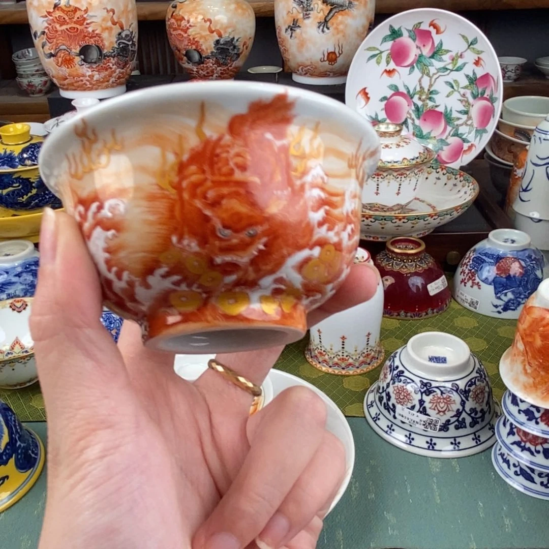 陶瓷的设计师是一个