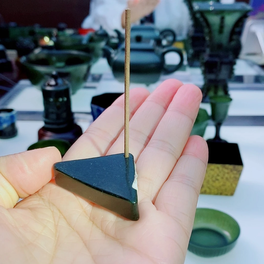 未镶嵌和田玉（青玉）摆件