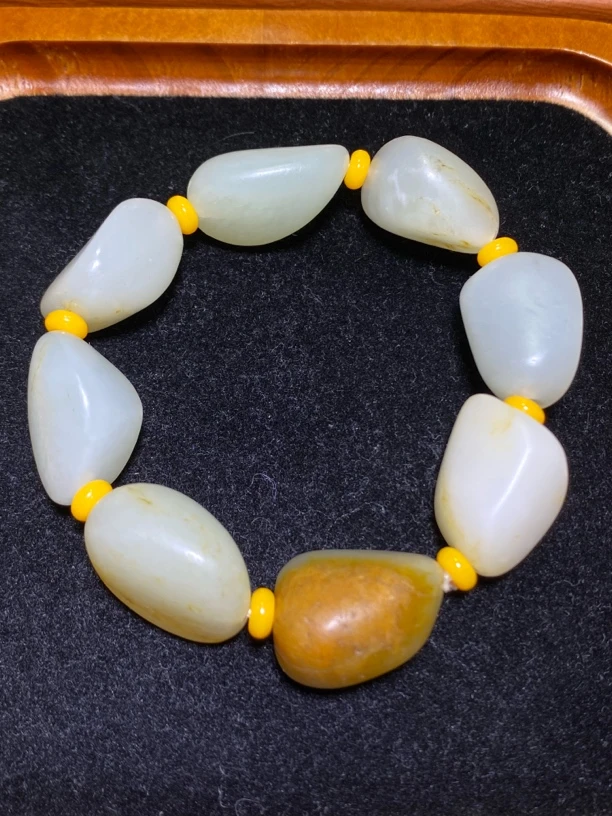 新疆和田玉手串43.7克