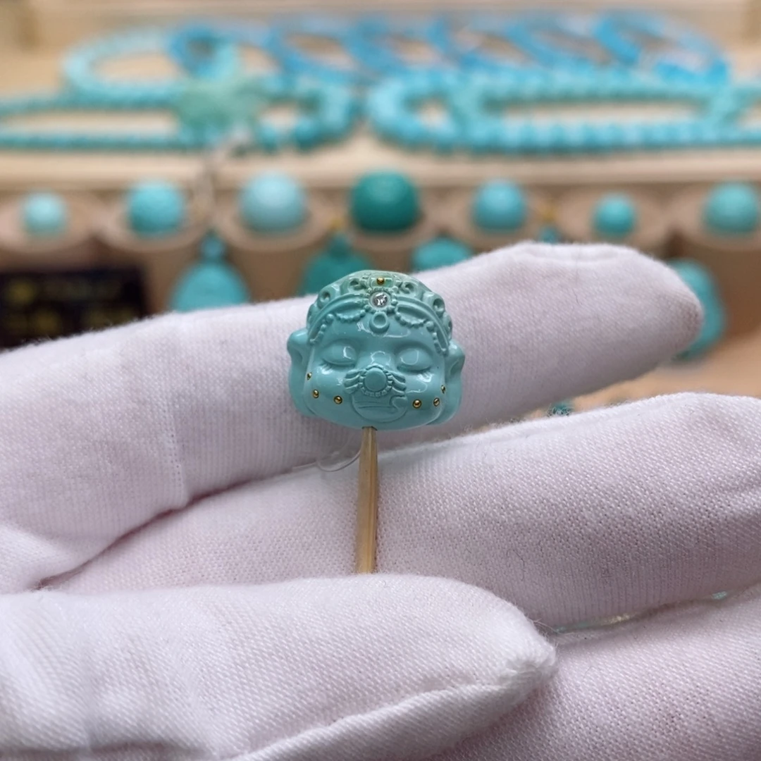 绿松石未镶嵌珠宝奇石