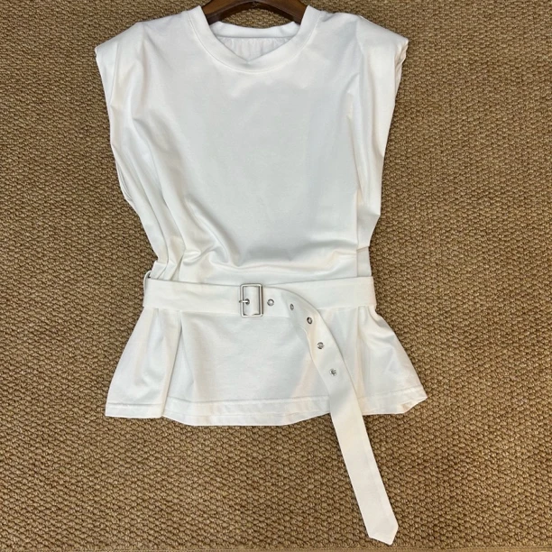 魅女坊-两色收腰上衣