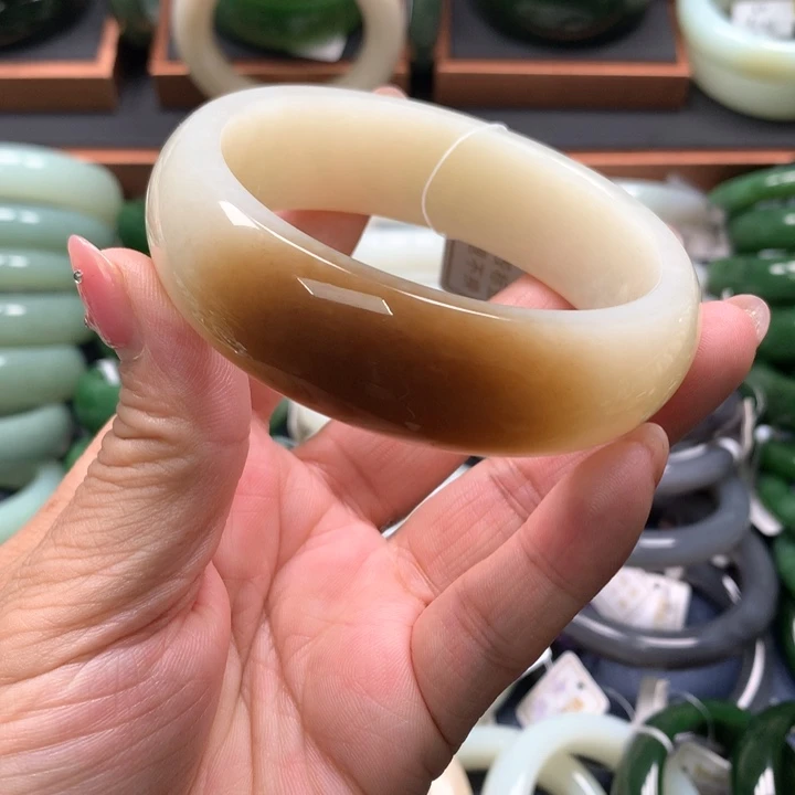 【闪购商品】未镶嵌手镯和田玉33