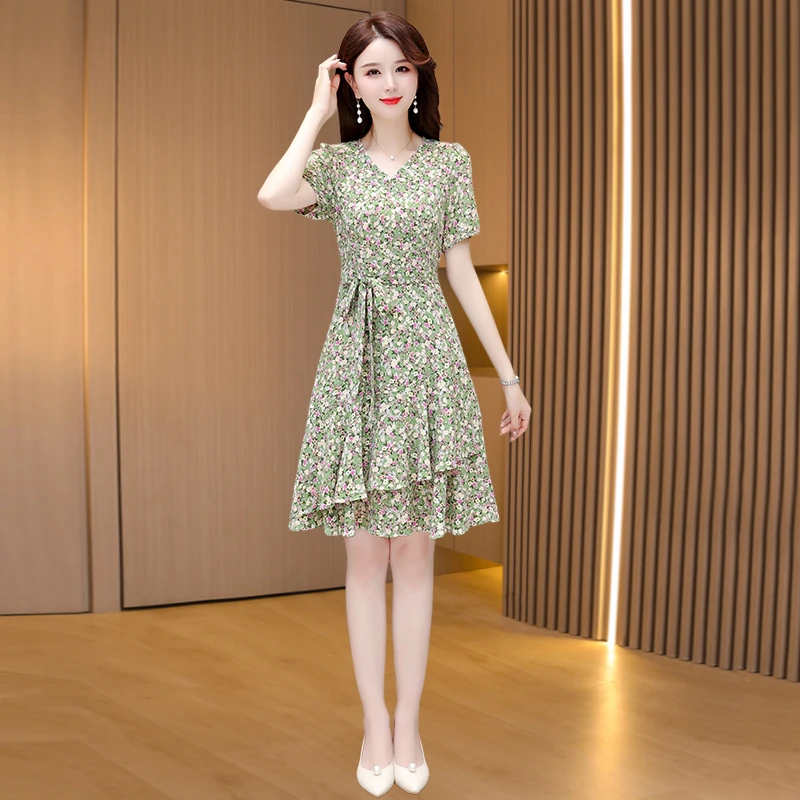品牌小个子高贵女装连衣裙2024新款夏法式高档外出洋气贵夫妈妈装