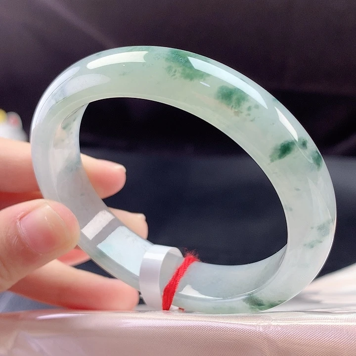 翡翠未镶嵌手镯54贵妃