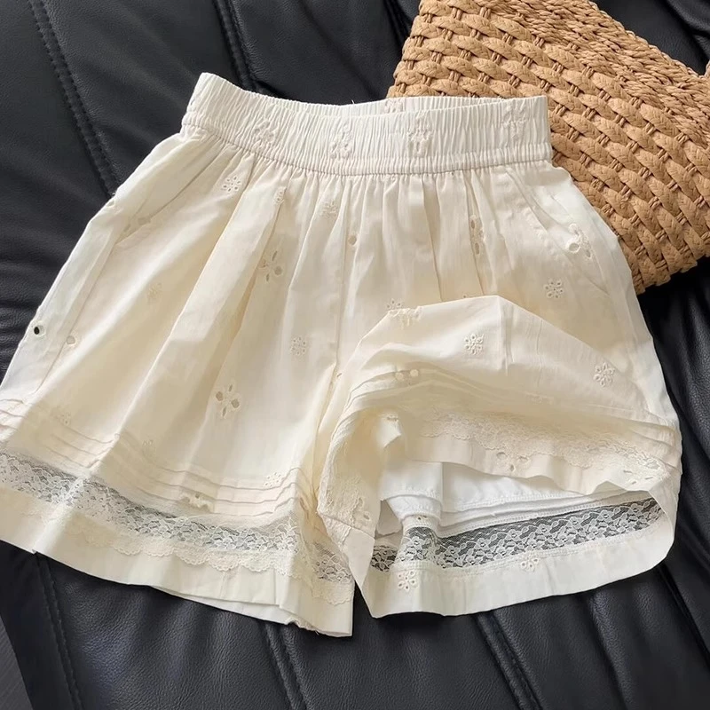 杏色蕾丝拼接短裤女夏2025新款设计感高腰显瘦休闲a字薄款阔腿裤