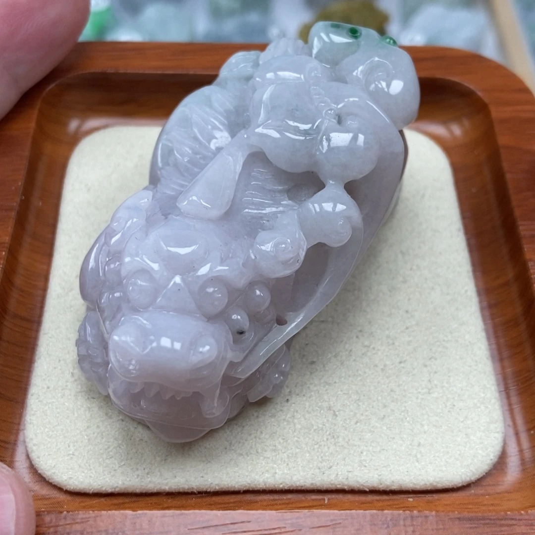 翡翠未镶嵌颈饰如意貔貅