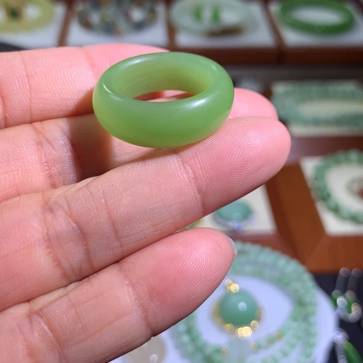 未镶嵌戒圈和田玉（翠青玉）