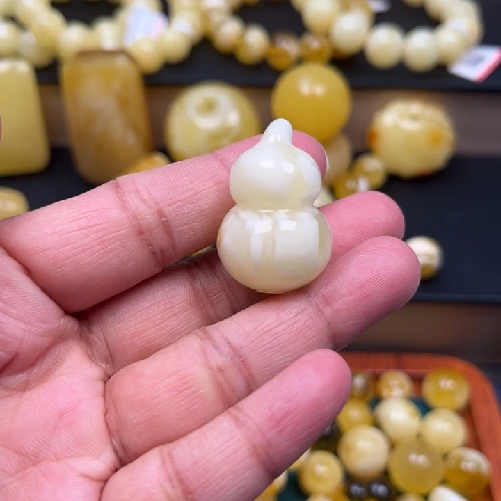 琥珀未镶嵌珠宝奇石M117号白蜡妖花