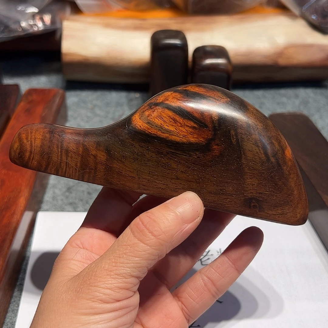 交趾黄檀（大红酸枝）听****?