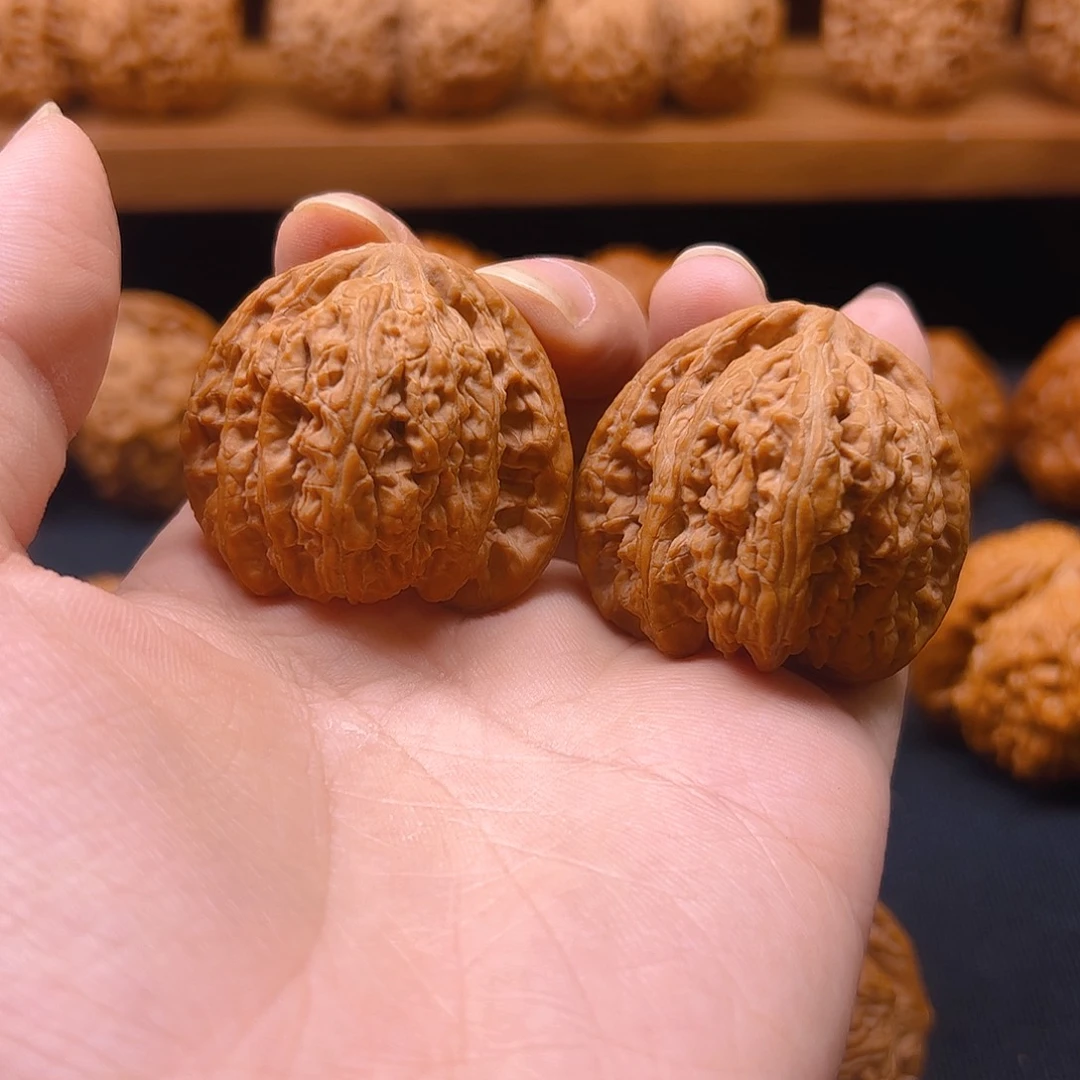 核桃把件承德密纹41全品三角桩