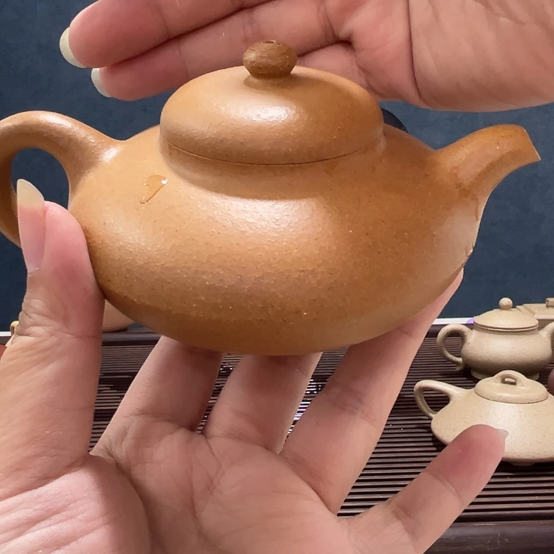 紫砂茶壶紫砂……我在外面吃饭