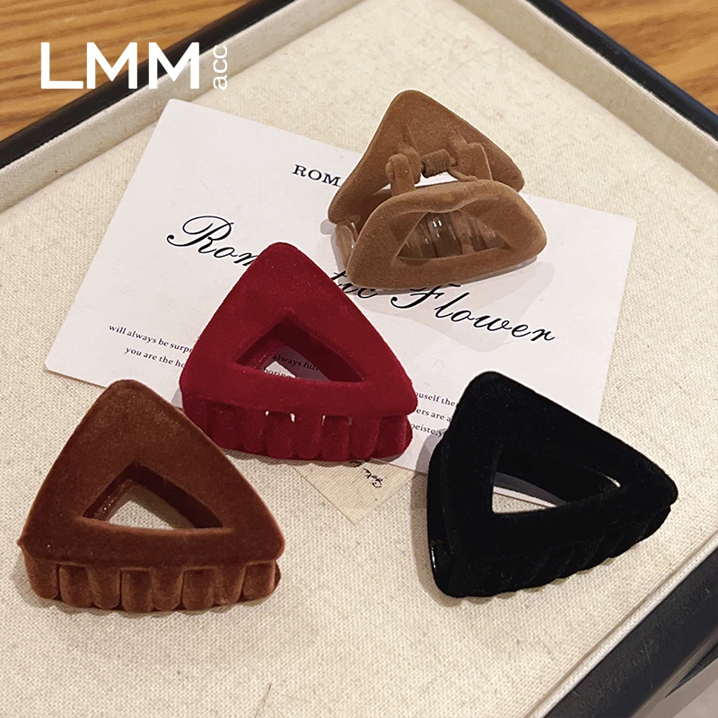 秋冬新款网红植绒三角抓夹女时尚设计款刘海侧边夹百搭半扎鲨鱼夹