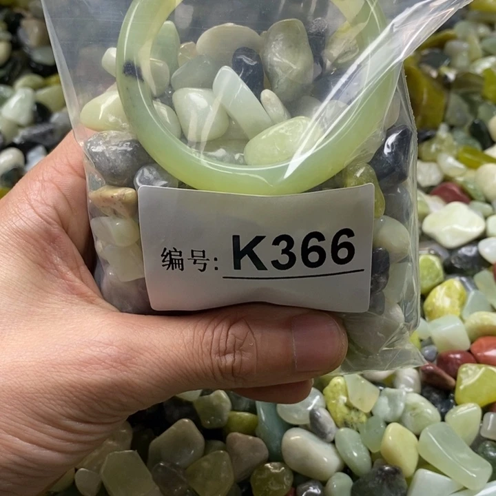 蛇纹石玉鱼缸石未镶嵌