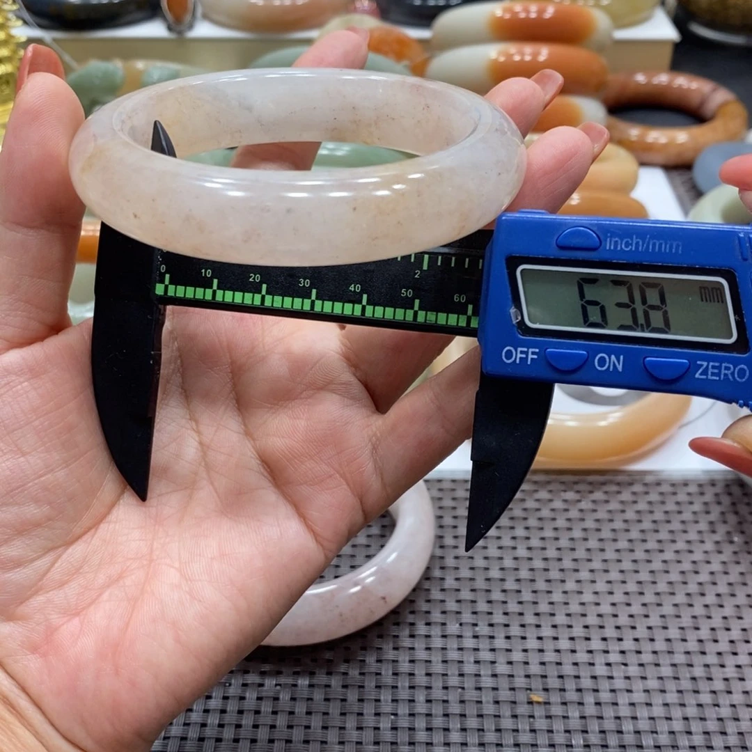 石英岩玉手镯未镶嵌