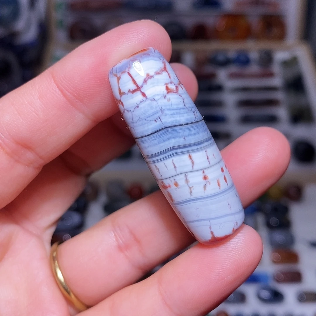 琥珀未镶嵌吊坠…….