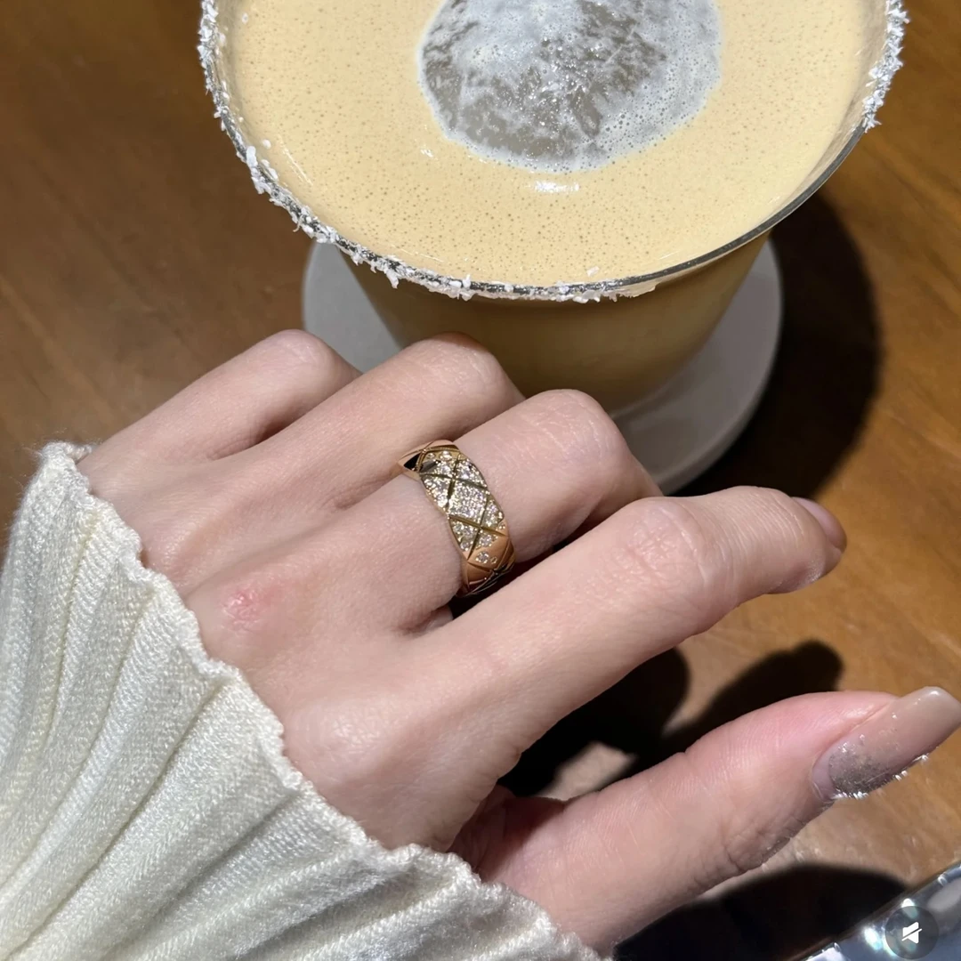 【毛毛专属款】高定COCO小姐菱格纹带钻宽版戒指