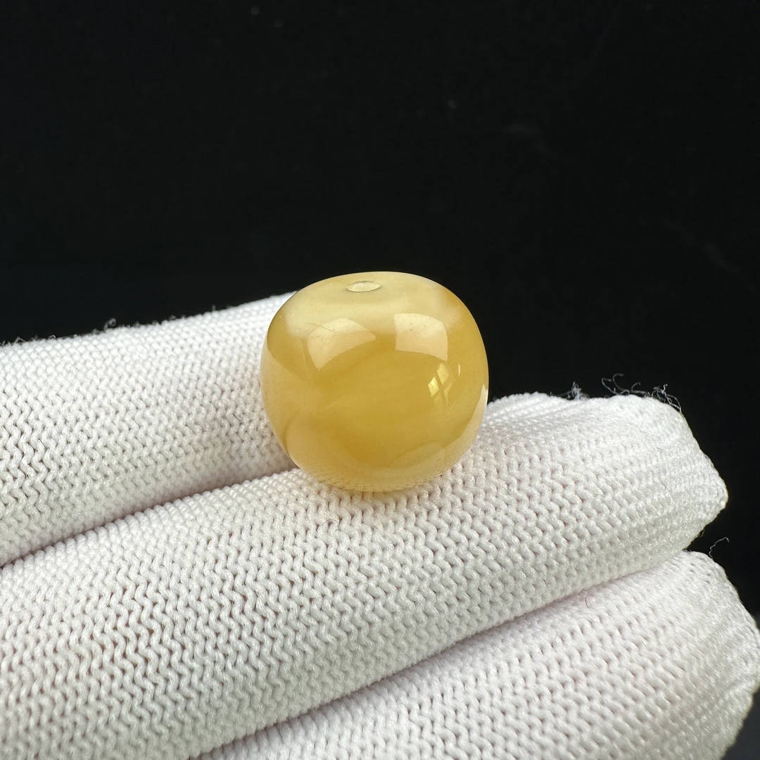 M4331天然原矿蜜蜡 鸡油黄墩子 17.4*15mm抖音基地质检发货