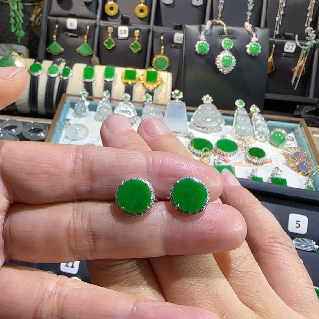 翡翠18K金镶嵌颈饰耳包