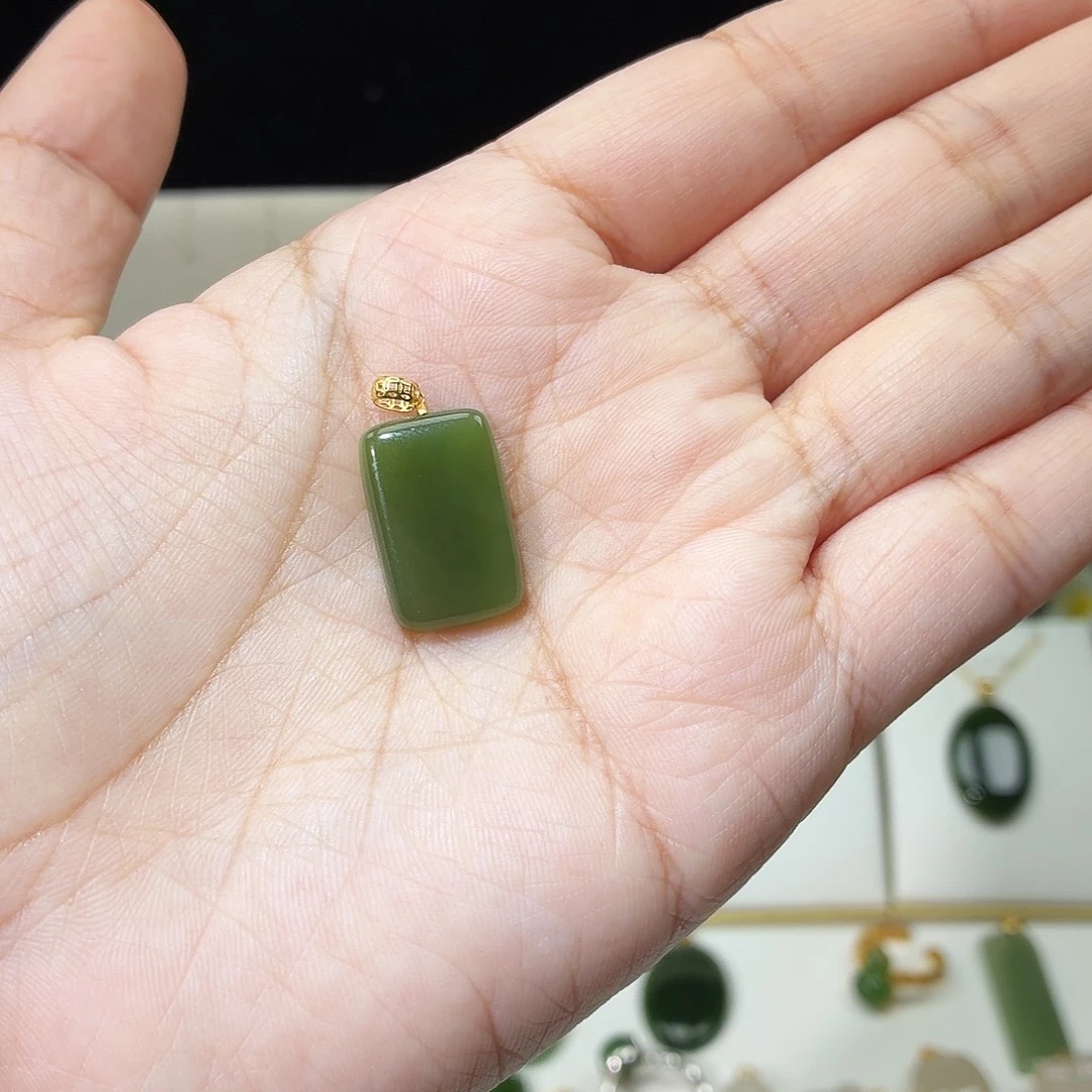 依***5和田玉18K金镶嵌吊坠(赠链)