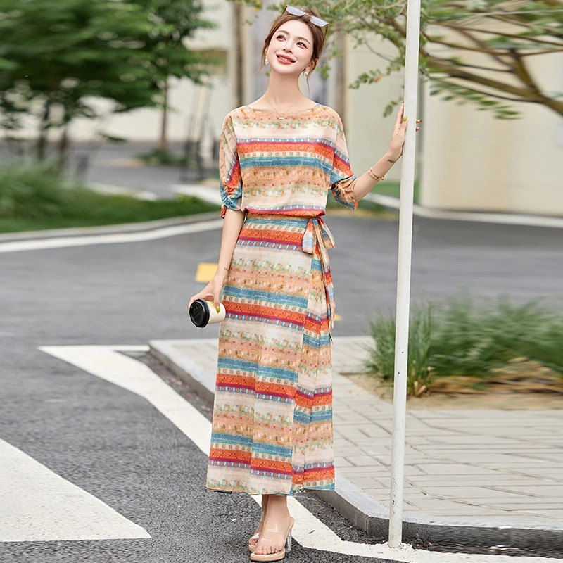 2025夏季新款洋气短袖连衣裙女气质显瘦收腰流行法式长裙高级感