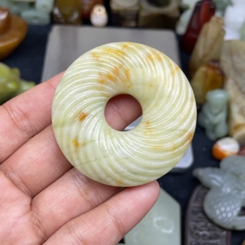 蛇纹石玉未镶嵌颈饰45