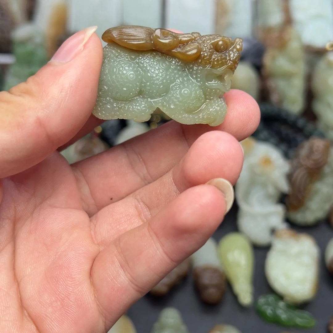 和田玉未镶嵌挂件