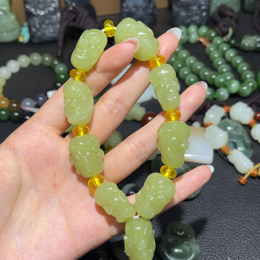 漠***月和田玉未镶嵌颈饰