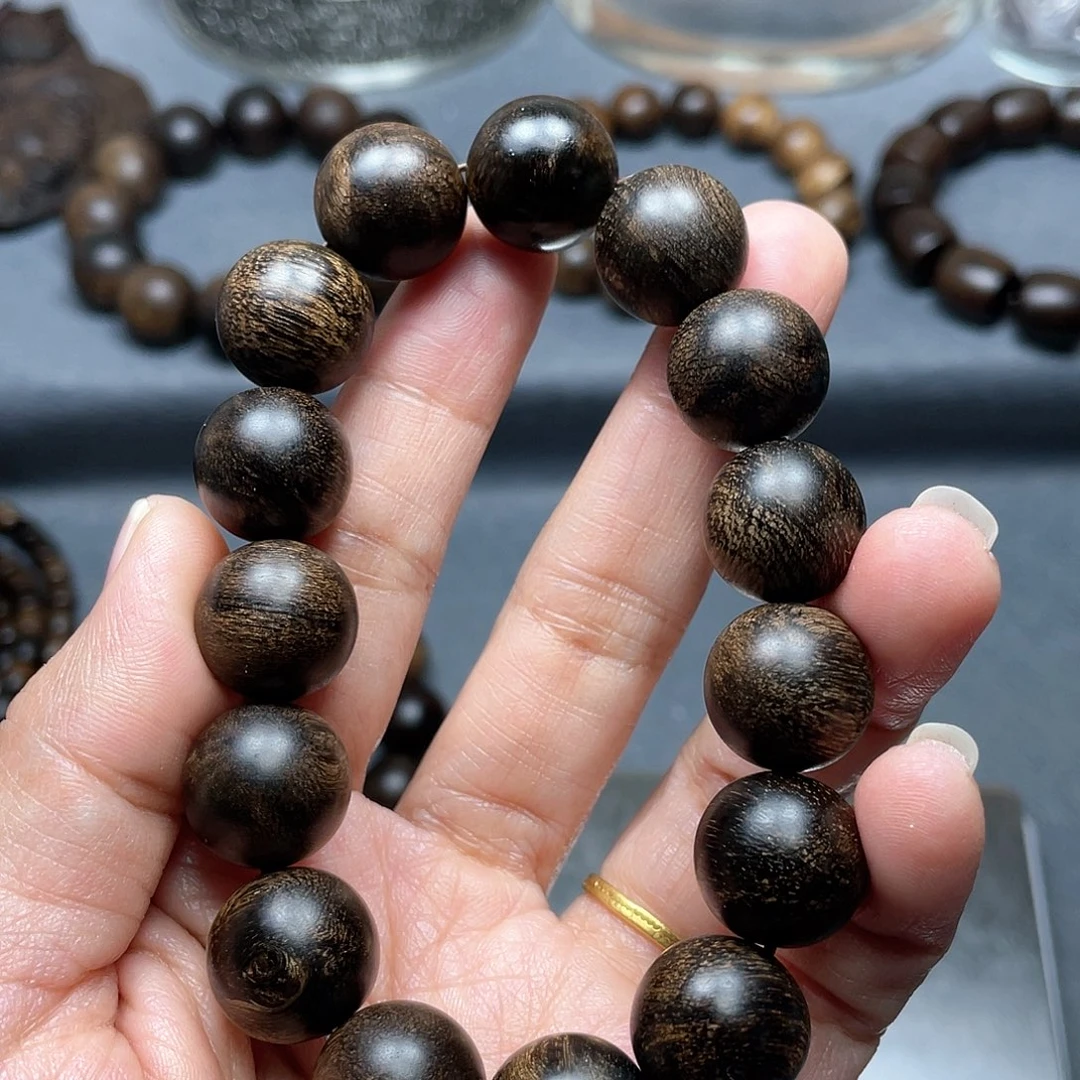 沉香手串白棋瘤疤1.5
