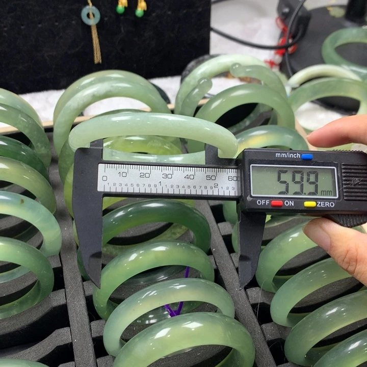 未镶嵌蛇纹石玉手镯311
