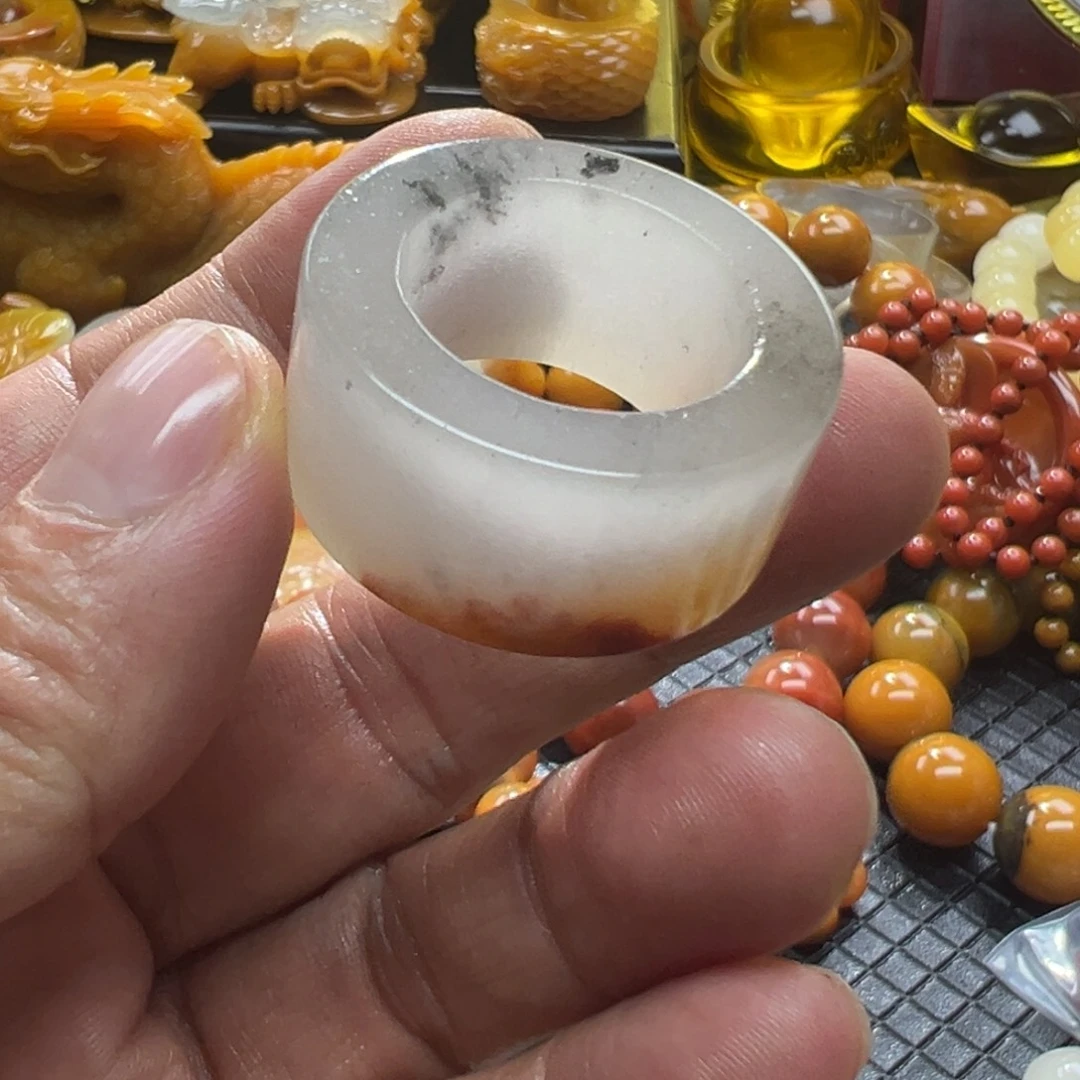 石英质玉未镶嵌颈饰