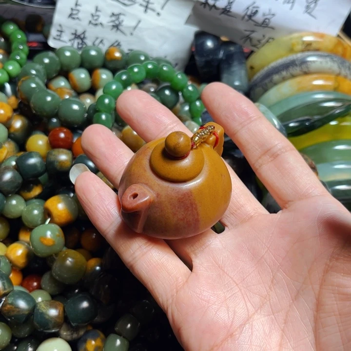 蛇纹石玉手镯合金来**石