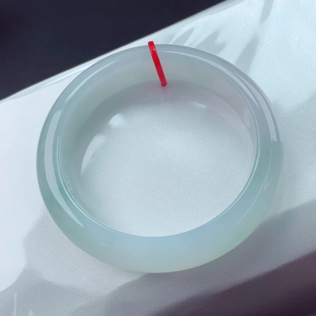 翡翠手镯未镶嵌5556正圈